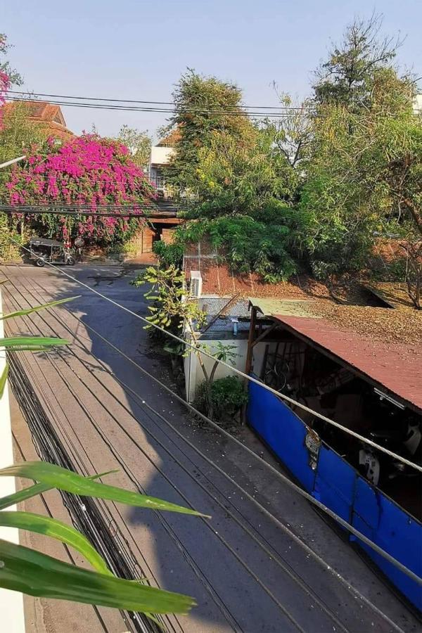Go Inn Thapae - โก อินน์​ ท่าแพ Chiang Mai Extérieur photo
